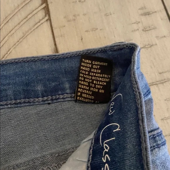 DG2 New Classic Stretch Denim Embellished Heart Jeans Chambray 6 New - Picture 13 of 16